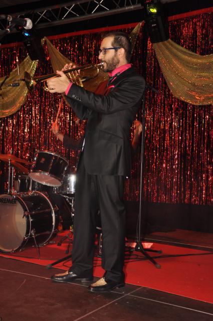 min 2010 11 13 fous swing 283